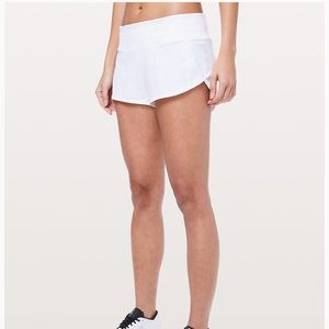 Lululemon speed up short 2.5 white